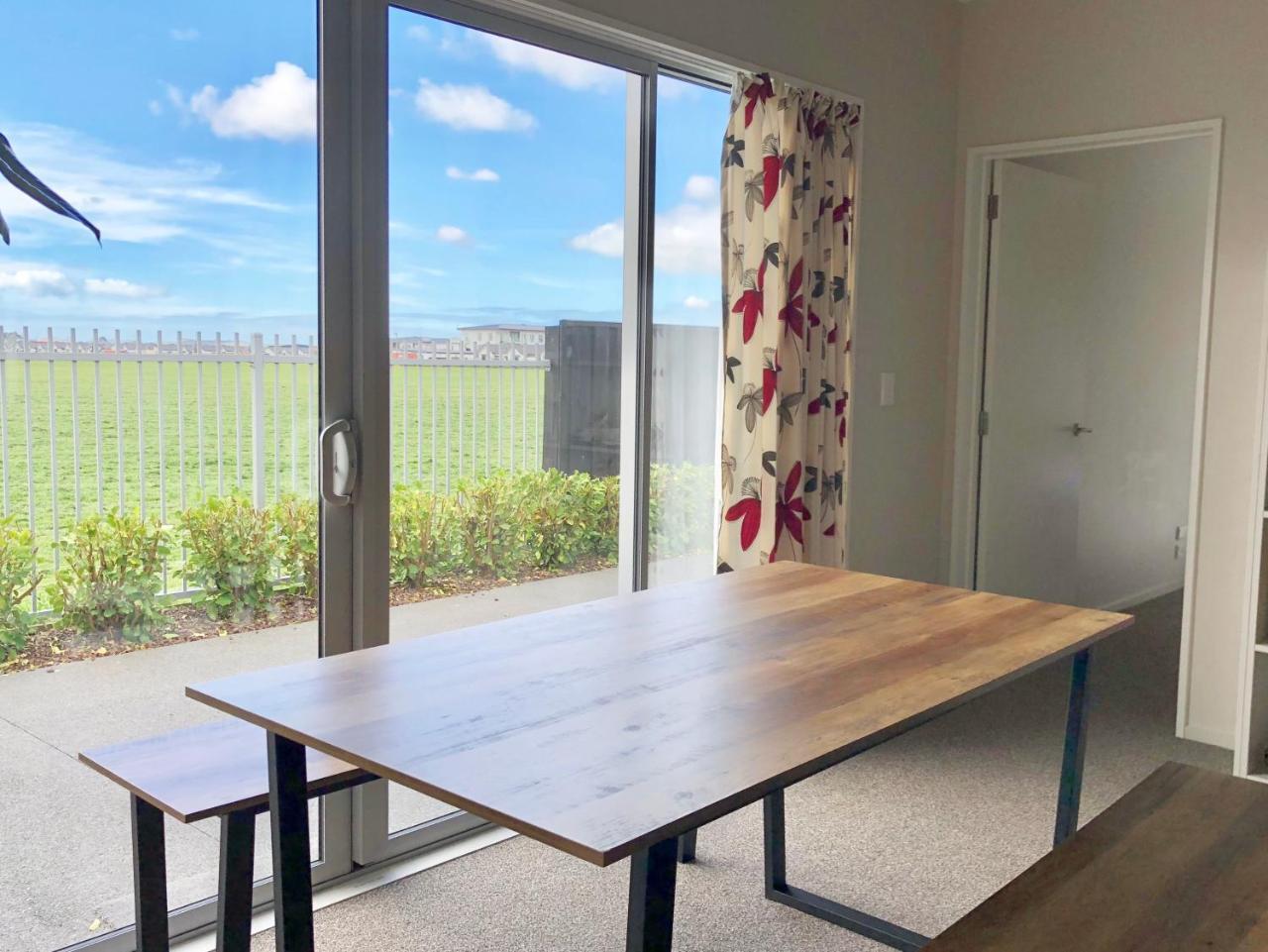 Lovely, Sunny, Home Sweet Home Christchurch Eksteriør bilde