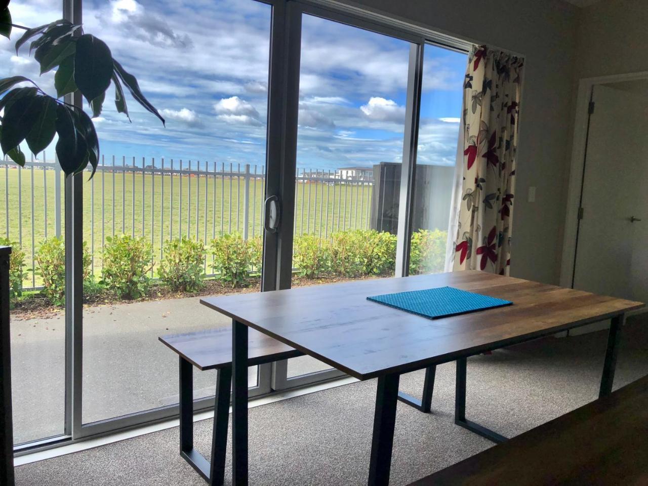 Lovely, Sunny, Home Sweet Home Christchurch Eksteriør bilde
