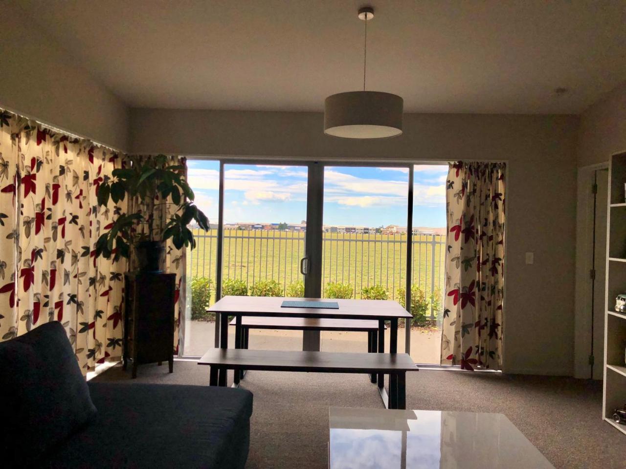 Lovely, Sunny, Home Sweet Home Christchurch Eksteriør bilde